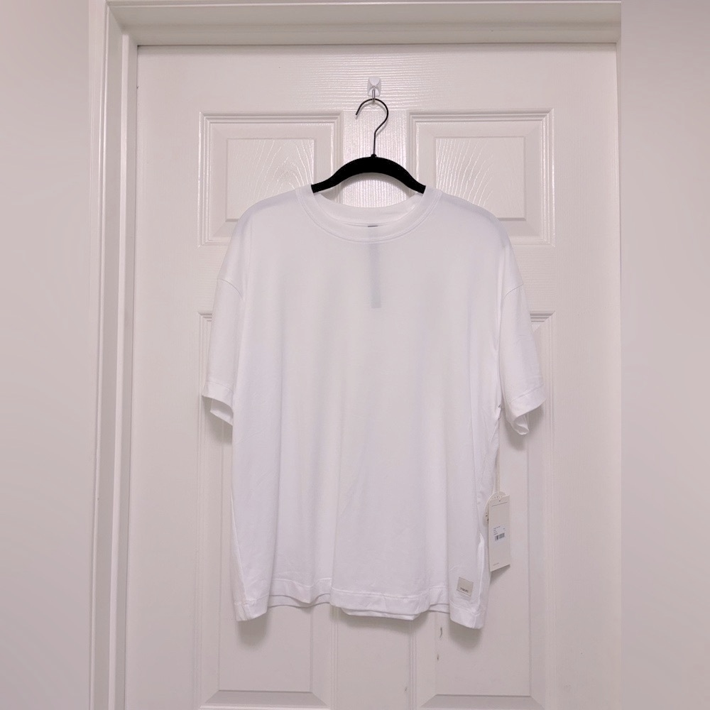 NWT Vuori Energy Tee Long in White - Picture 6 of 10